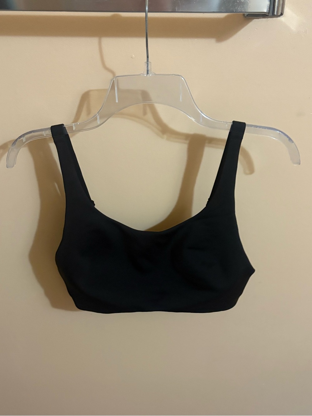 Lululemon black hook back sports bra